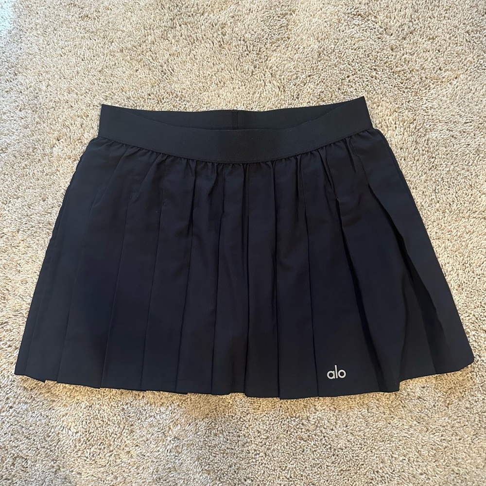 alo Varsity Tennis Skirt, Pleated Athletic Skort in Black, Small